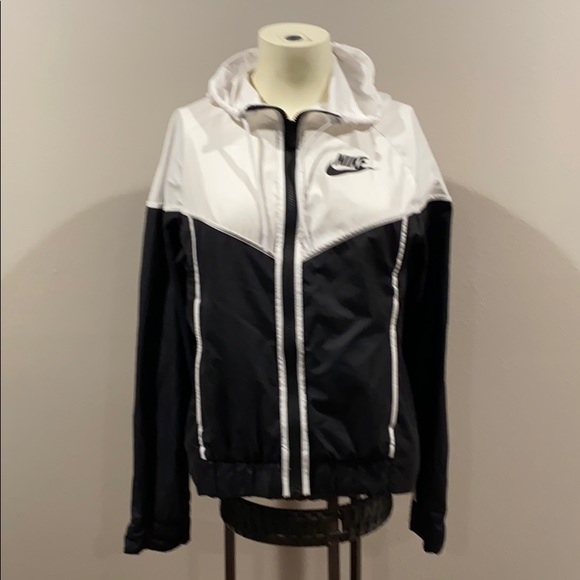 Nike Jackets & Blazers - Nike Women’s Hooded Zip-Up Windrunner Coat